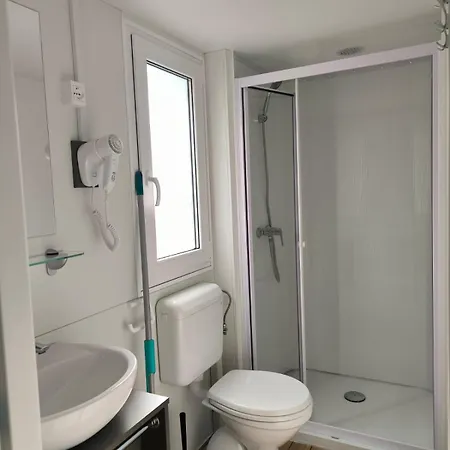 Кемпинг Victoria Mobilehome In Cisano San Vito Бардолино