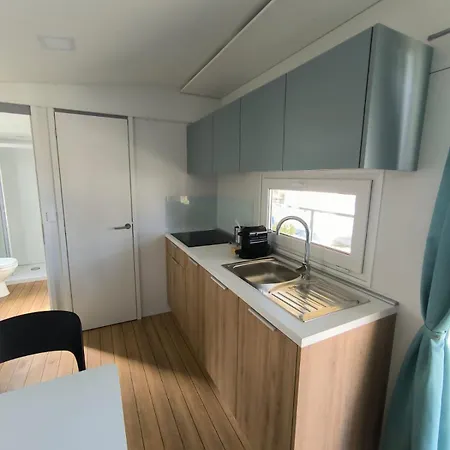 Кемпинг Victoria Mobilehome In Cisano San Vito Бардолино